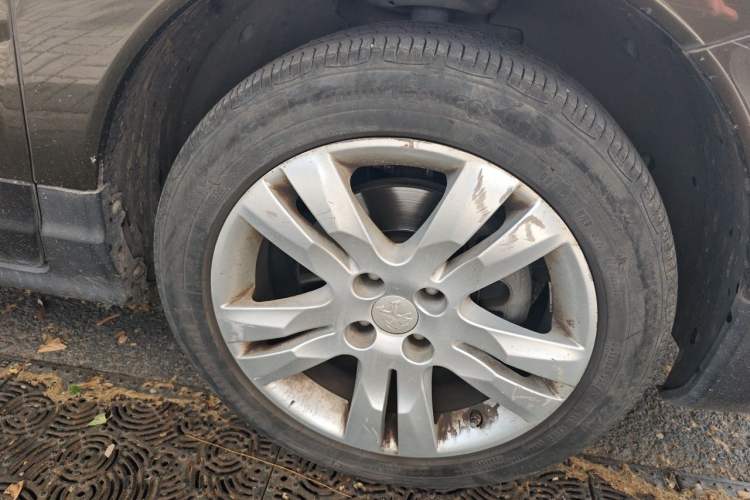 Used Peugeot 3008 2015 1.6THP Automatic Classic Edition Right Front Wheel Hub