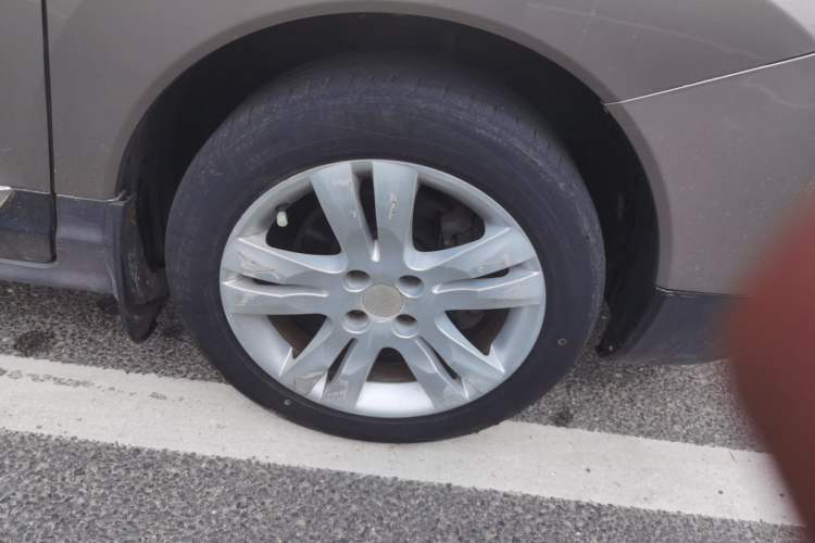 Used Peugeot 3008 2015 1.6THP Roland Garros Edition Right Front Wheel Hub