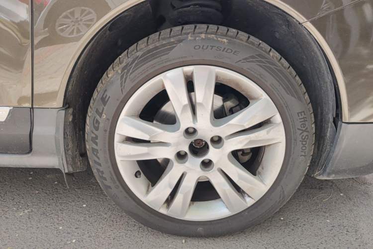 Used Peugeot 3008 2015 1.6THP Automatic Trend Edition Right Front Wheel Hub