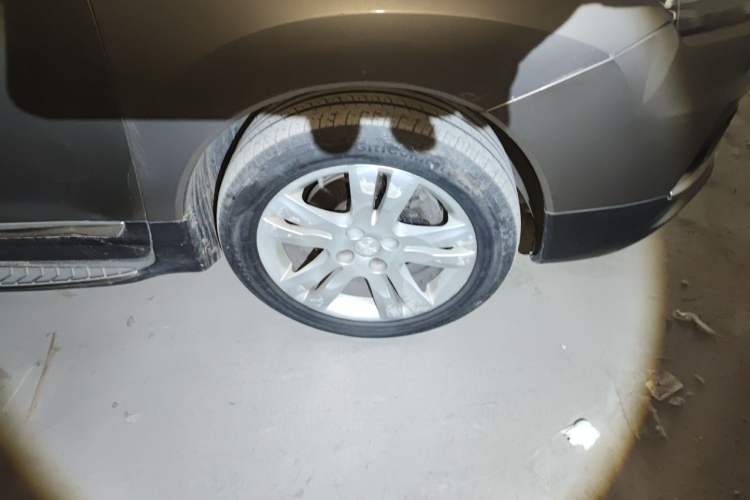 Used Peugeot 3008 2015 1.6THP Automatic Classic Edition Right Front Wheel Hub