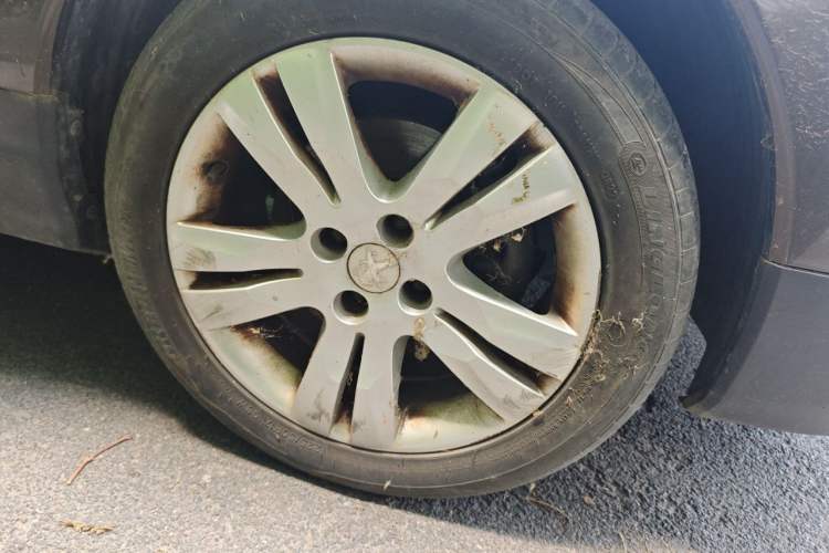 Used Peugeot 3008 2015 1.6THP Automatic Classic Edition Right Front Wheel Hub