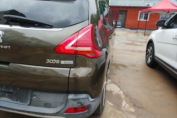 Used Peugeot 3008 2015 1.6THP Automatic Classic Edition Right Rear Taillight