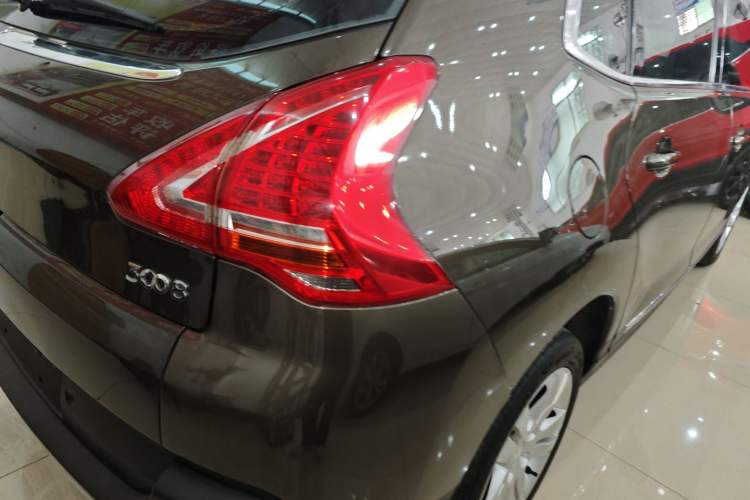 Used Peugeot 3008 2015 2.0L Automatic Classic Edition Right Rear Taillight