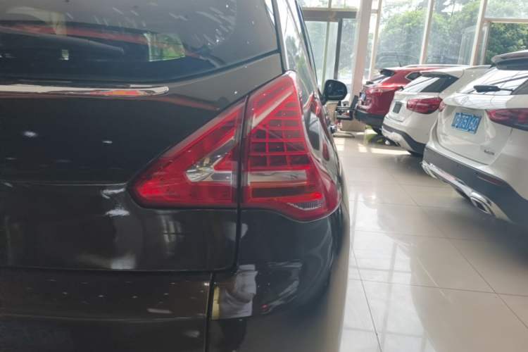 Used Peugeot 3008 2015 2.0L Automatic Classic Edition Right Rear Taillight