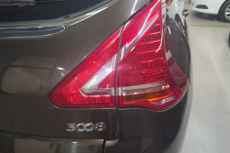 Used Peugeot 3008 2015 2.0L Automatic Trend Edition Right Rear Taillight