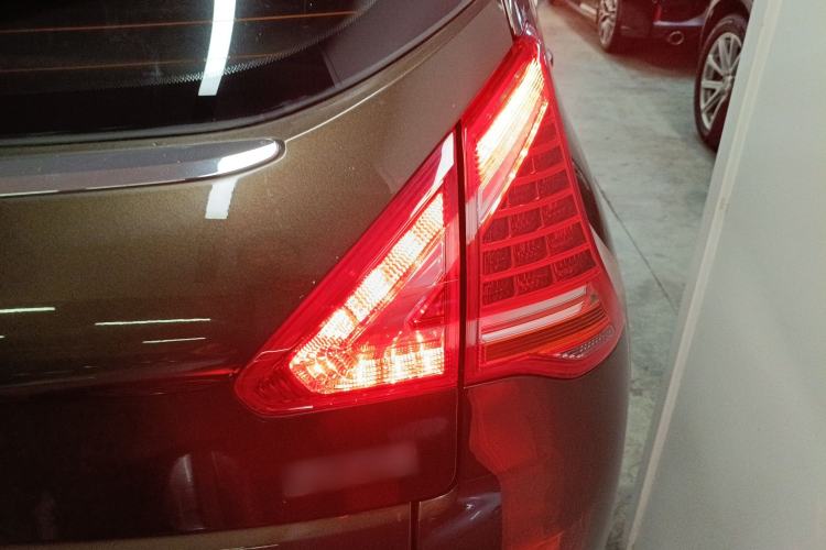 Used Peugeot 3008 2015 2.0L Automatic Trend Edition Right Rear Taillight