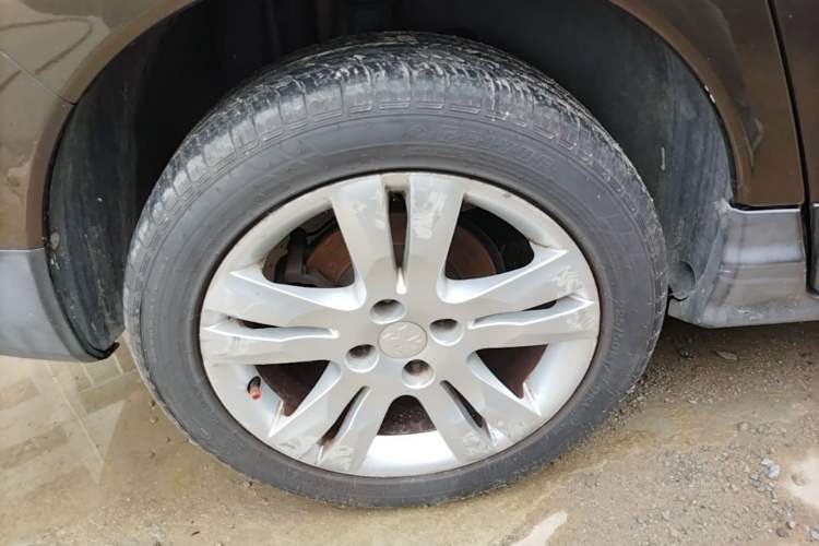 Used Peugeot 3008 2015 1.6THP Automatic Classic Edition Right Rear Wheel Hub