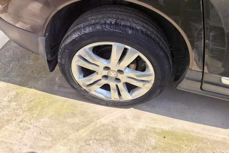 Used Peugeot 3008 2015 2.0L Automatic Classic Edition Right Rear Wheel Hub