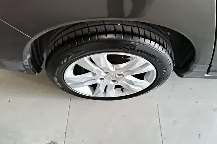 Used Peugeot 3008 2015 1.6THP Automatic Classic Edition Right Rear Wheel Hub