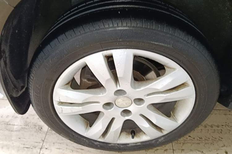 Used Peugeot 3008 2015 1.6THP Automatic Trend Edition Right Rear Wheel Hub