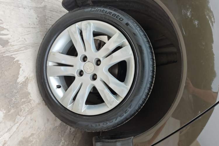 Used Peugeot 3008 2015 1.6THP Automatic Trend Edition Right Rear Wheel Hub