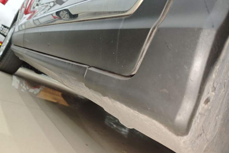Used Peugeot 3008 2015 2.0L Automatic Classic Edition Right Side Sill
