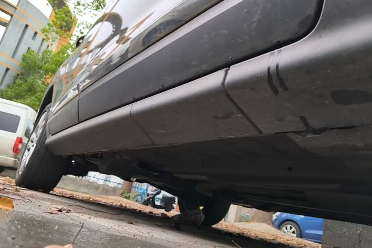 Used Peugeot 3008 2015 1.6THP Automatic Classic Edition Right Side Sill