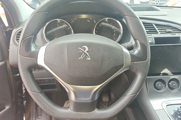 Used Peugeot 3008 2015 2.0L Automatic Classic Edition Steering Wheel