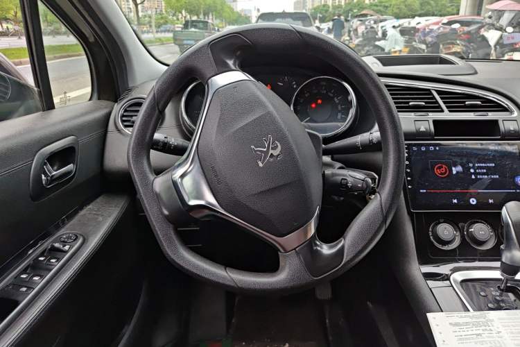 Used Peugeot 3008 2015 2.0L Automatic Classic Edition Steering Wheel
