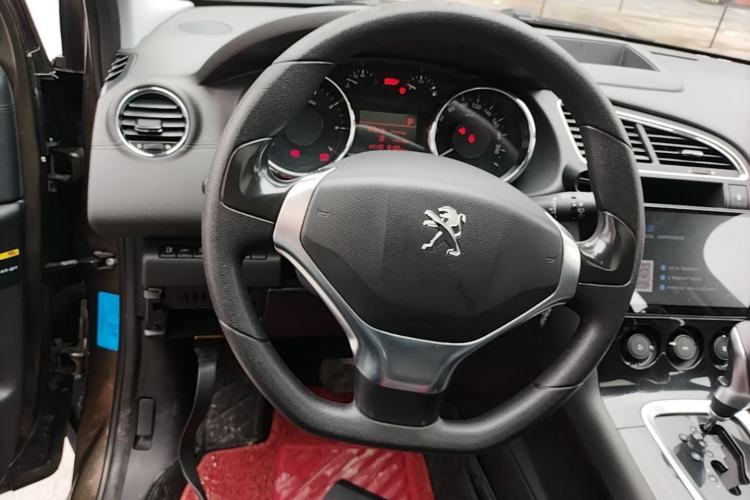 Used Peugeot 3008 2015 1.6THP Automatic Classic Edition Steering Wheel