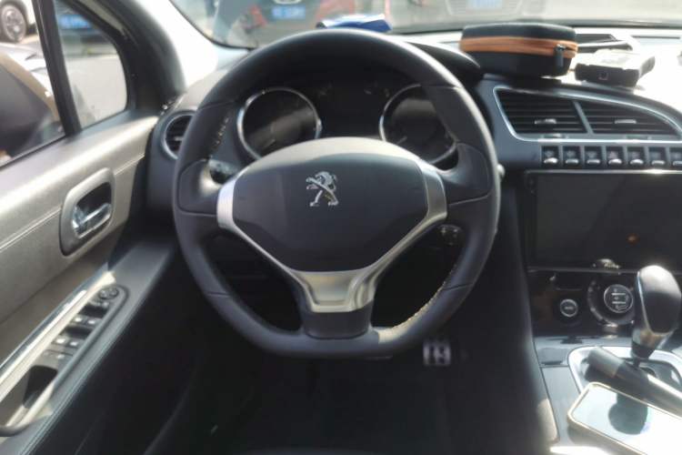 Used Peugeot 3008 2015 1.6THP Automatic Prestige Edition Steering Wheel