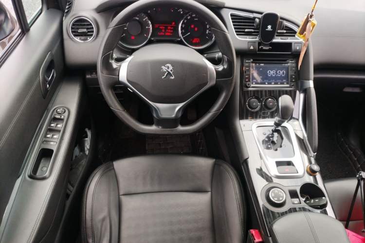Used Peugeot 3008 2015 1.6THP Automatic Classic Edition Steering Wheel