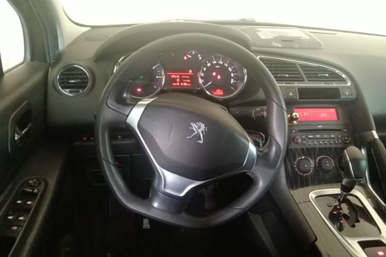 Used Peugeot 3008 2015 1.6THP Automatic Classic Edition Steering Wheel