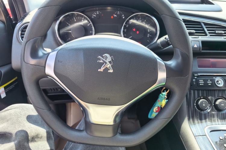 Used Peugeot 3008 2015 2.0L Automatic Classic Edition Steering Wheel