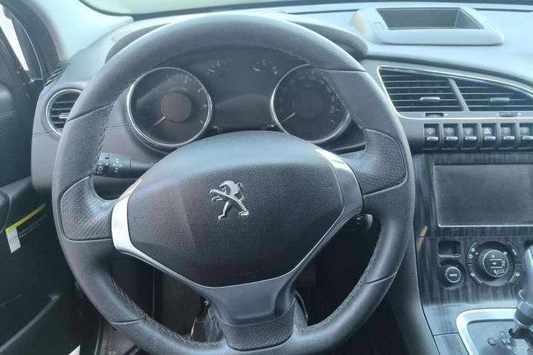 Used Peugeot 3008 2015 1.6THP Automatic Prestige Edition Steering Wheel