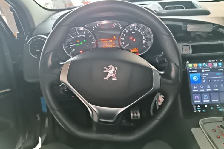Used Peugeot 3008 2015 1.6THP Automatic Classic Edition Steering Wheel
