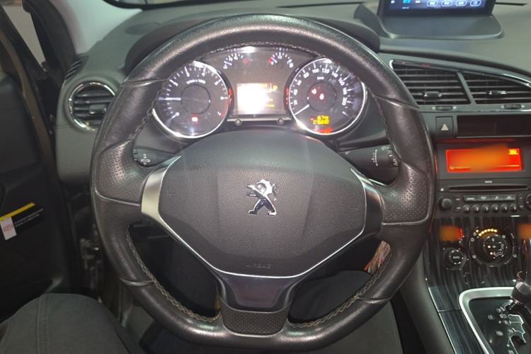 Used Peugeot 3008 2015 2.0L Automatic Trend Edition Steering Wheel