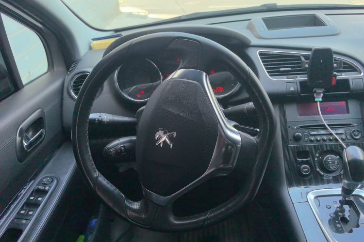 Used Peugeot 3008 2015 2.0L Automatic Trend Edition Steering Wheel