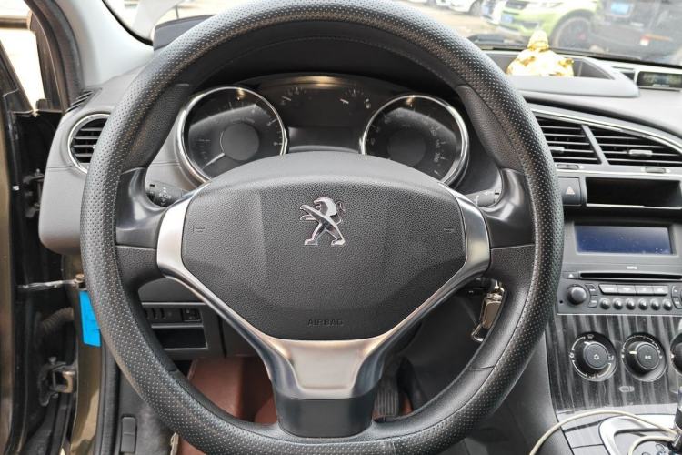 Used Peugeot 3008 2015 2.0L Automatic Classic Edition Steering Wheel