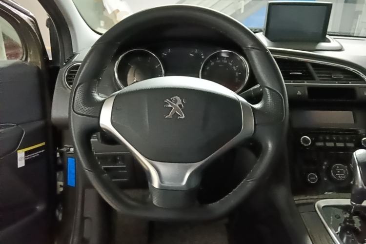 Used Peugeot 3008 2015 1.6THP Automatic Trend Edition Steering Wheel