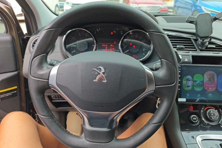 Used Peugeot 3008 2015 1.6THP Automatic Trend Edition Steering Wheel