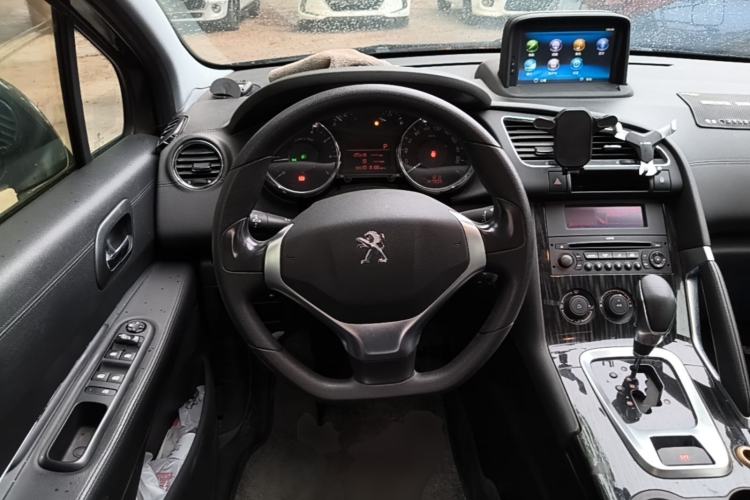 Used Peugeot 3008 2015 1.6THP Automatic Classic Edition Steering Wheel