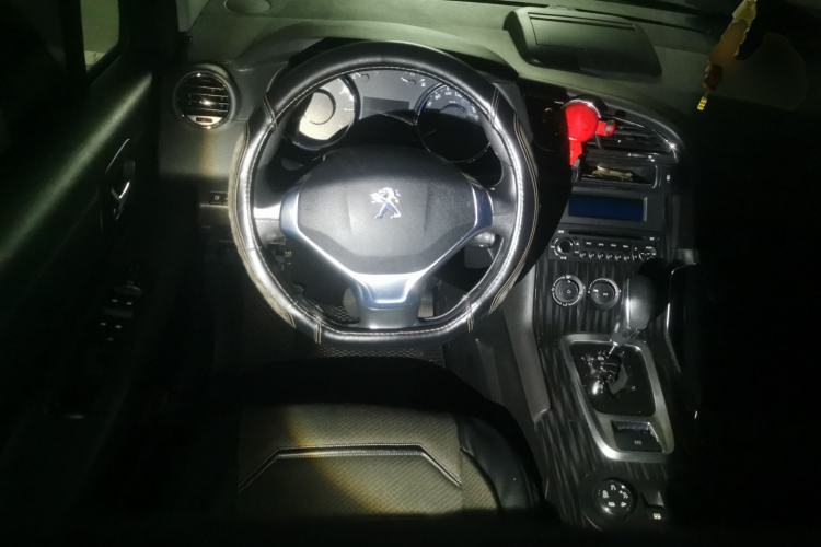 Used Peugeot 3008 2015 1.6THP Automatic Classic Edition Steering Wheel
