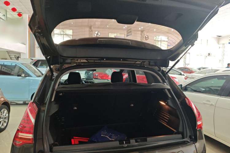 Used Peugeot 3008 2015 2.0L Automatic Classic Edition Trunk