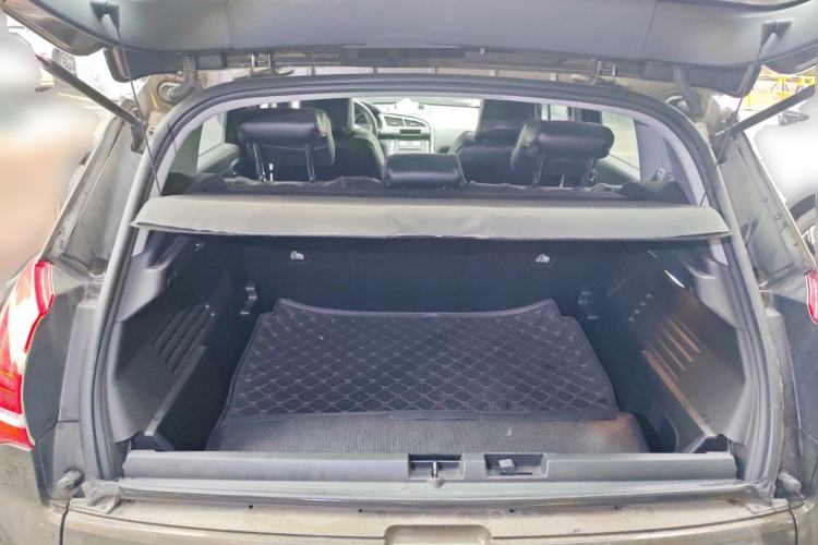Used Peugeot 3008 2015 2.0L Manual Classic Edition Trunk