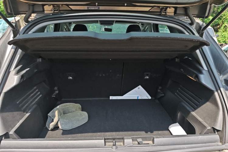 Used Peugeot 3008 2015 1.6THP Automatic Trend Edition Trunk