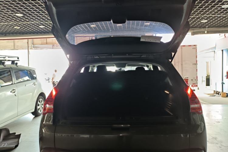 Used Peugeot 3008 2015 1.6THP Automatic Classic Edition Trunk