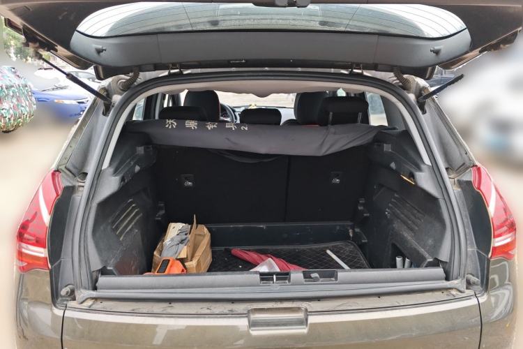 Used Peugeot 3008 2015 2.0L Automatic Classic Edition Trunk