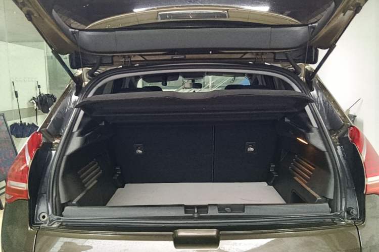 Used Peugeot 3008 2015 1.6THP Automatic Trend Edition Trunk