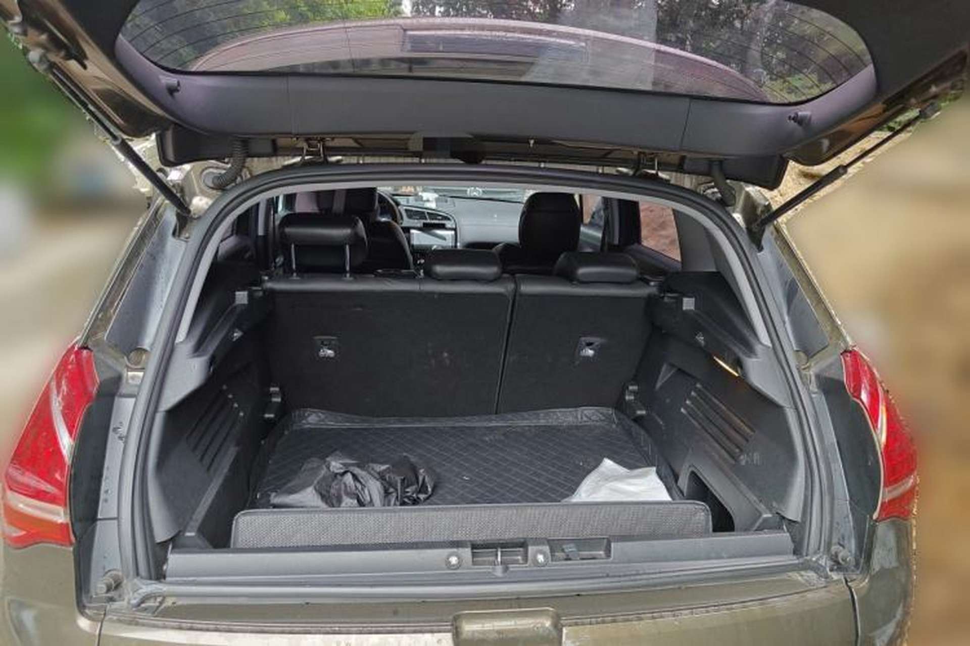 Used Peugeot 3008 2015 2.0L Automatic Trend Edition Trunk