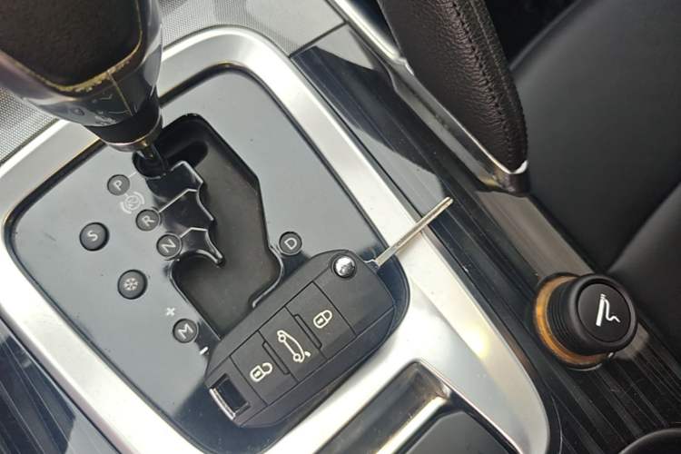 Used Peugeot 3008 2015 2.0L Automatic Classic Edition Vehicle Key