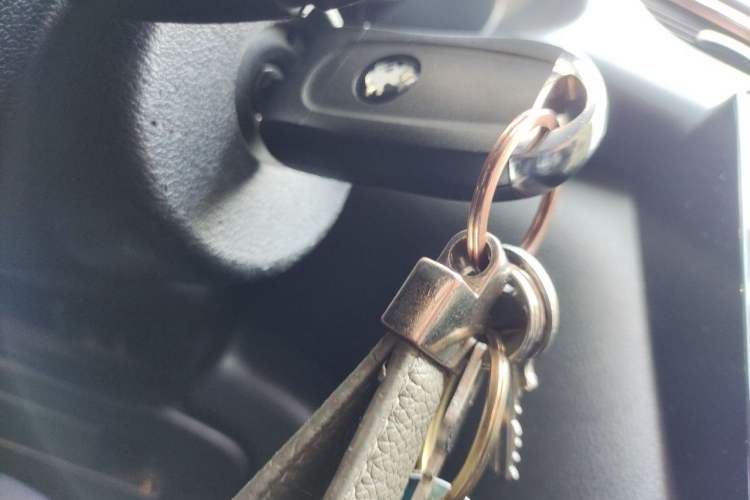 Used Peugeot 3008 2015 2.0L Automatic Classic Edition Vehicle Key