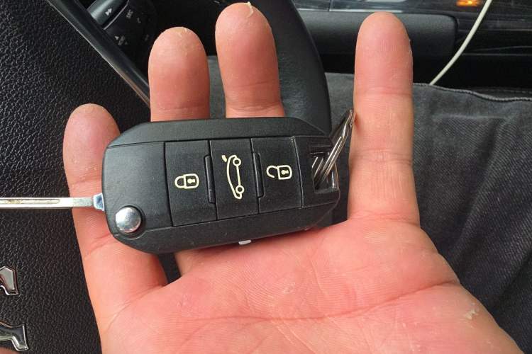 Used Peugeot 3008 2015 1.6THP Automatic Prestige Edition Vehicle Key