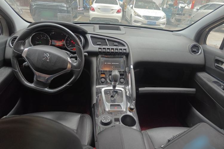 Used Peugeot 3008 2015 1.6THP Automatic Prestige Edition Center Console