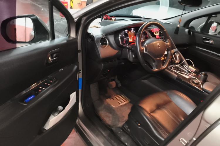 Used Peugeot 3008 2015 1.6THP Automatic Prestige Edition Driver Seat