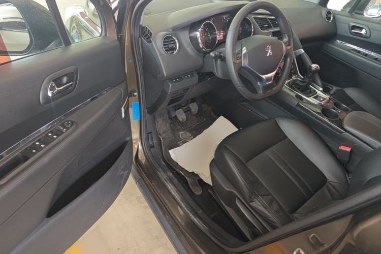 Used Peugeot 3008 2015 2.0L Manual Classic Edition Driver Seat