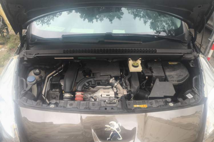 Used Peugeot 3008 2015 1.6THP Automatic Prestige Edition Engine Bay