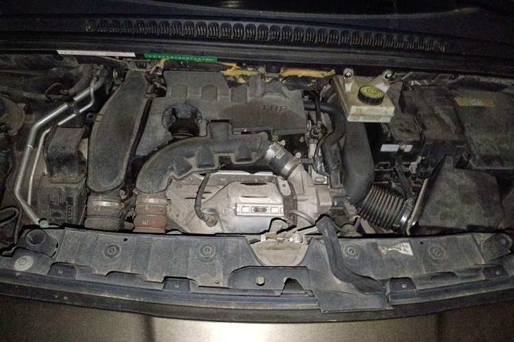 Used Peugeot 3008 2015 1.6THP Automatic Prestige Edition Engine Bay