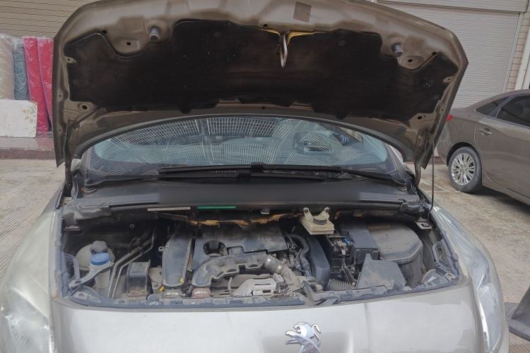 Used Peugeot 3008 2015 1.6THP Automatic Prestige Edition Engine Bay