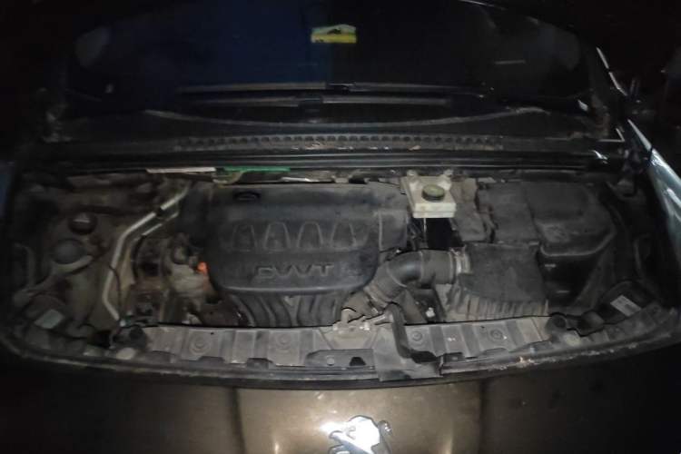 Used Peugeot 3008 2015 2.0L Manual Classic Edition Engine Bay